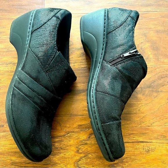 Clark’s Black Metallic Shoes Size 7.5 - Picture 1 of 7